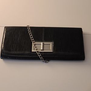 Black clutch silver chain
